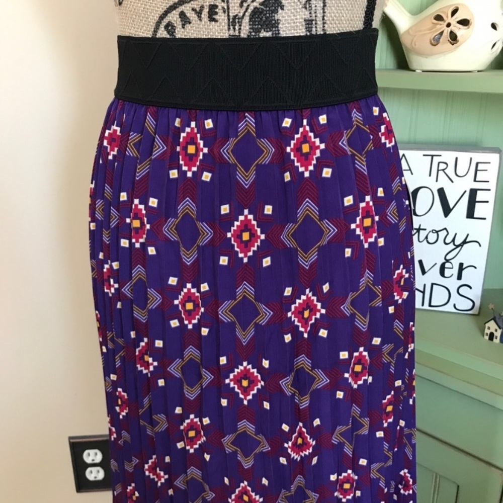 Lularoe Large Jill Skirt Pleated Purple - Picture 1 of 3